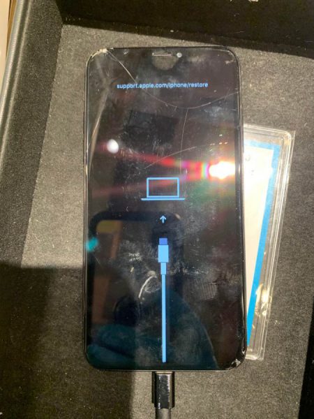 リンゴループになったiPhone8（アイフォン）はスマホ修理工房渋谷店が