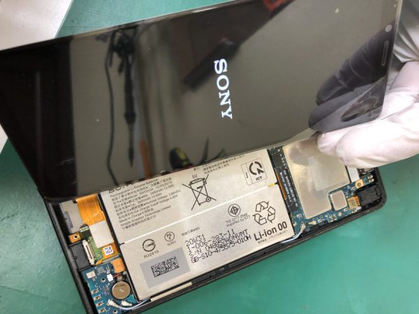 新しい部品がしっかり動くか動作のチェックをしています