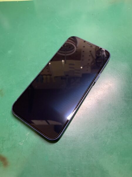 iPhone12(アイフォン)フィルムの張り替え