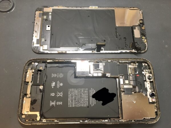 水没したiPhone12 ProMaxの修理