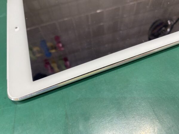 iPad Air2 バッテリー膨張