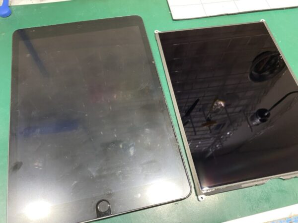 iPad9(第9世代)液晶破損