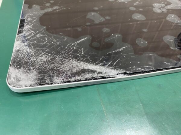iPad Air 4 フレーム変形