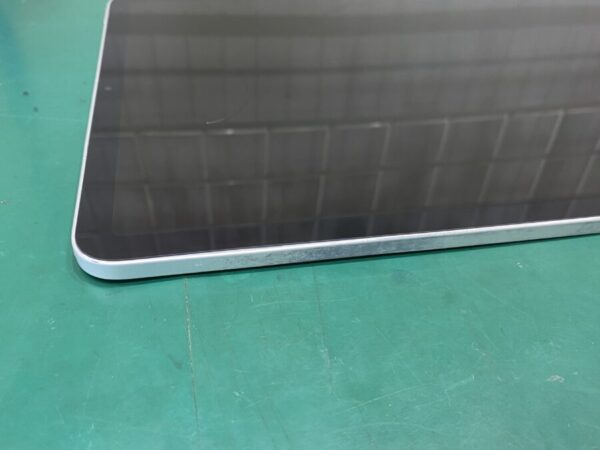iPad Air 4 フレーム矯正後