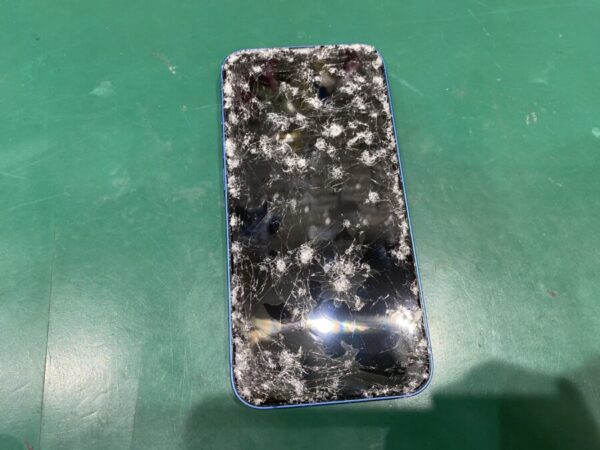 iPhone13 画面交換前