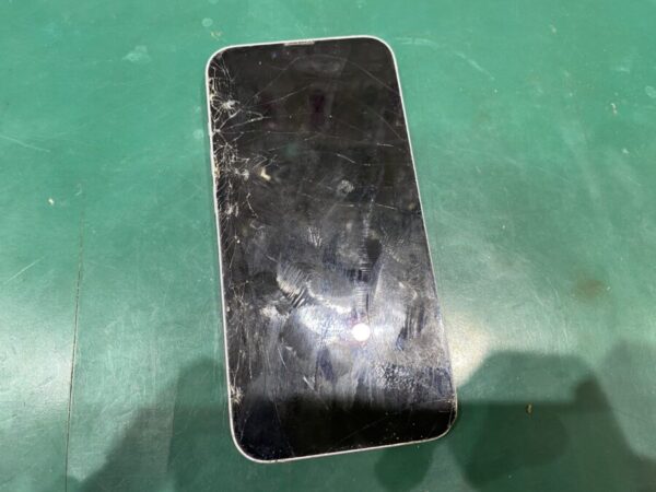 iPhone14 画面割れ 液晶破損