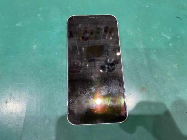 iPhone12Pro 画面割れ 液晶破損 ゴーストタッチ