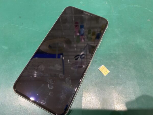 iPhone SIM取り残された  SIMの取出し対応