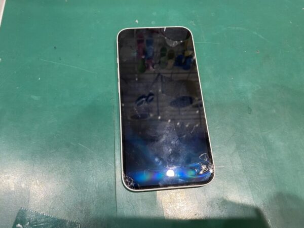 iPHone13 画面割れ液晶破損