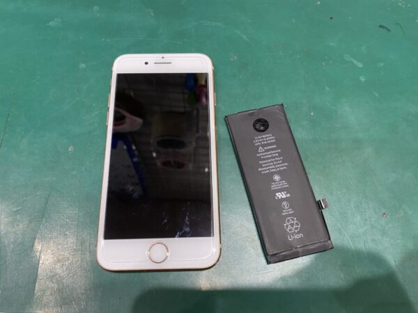 iPhone8 バッテリー交換