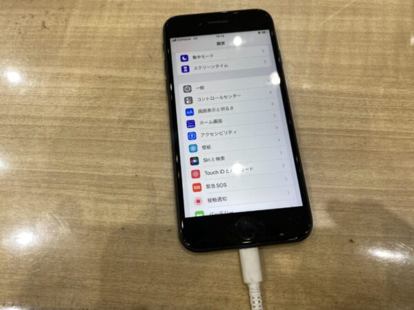 iPhone8 ドックコネクタ 充電不良修理