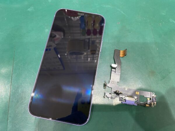 iPhone12 充電コネクタ交換