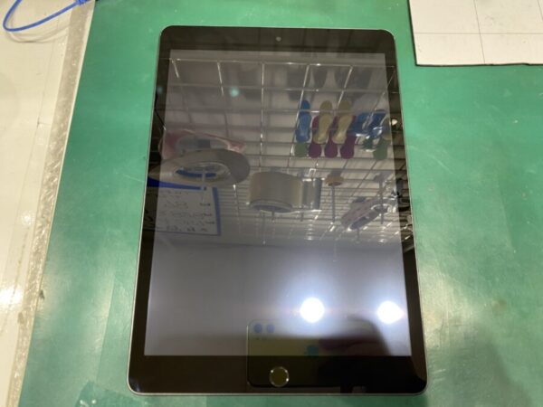 iPad9(第9世代)　ガラス交換修理後の画像です