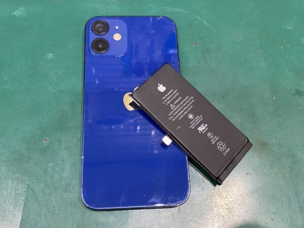 iPhone12miniバッテリー交換後の写真です