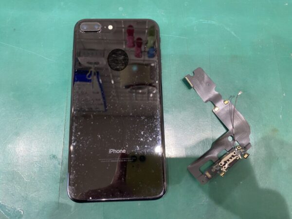 iPhone7Plus 充電コネクター交換修理