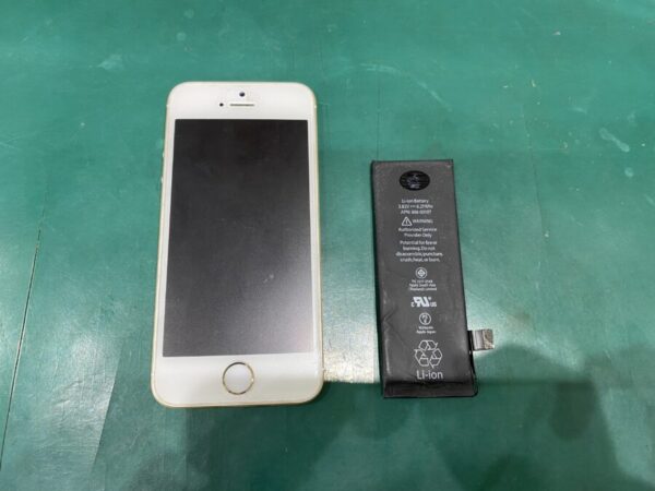 iPhoneSE(第1世代)　起動不可　バッテリー交換