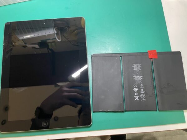 アイパッド第三世代　バッテリー交換
