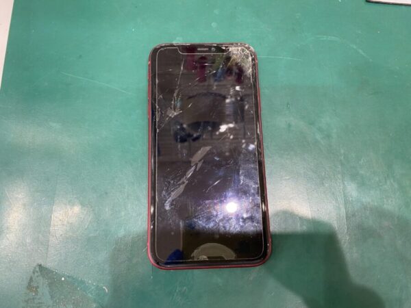 iPhone11 画面割れ液晶不良