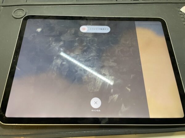 アイパッドプロ11インチ2018年モデル 液晶不良