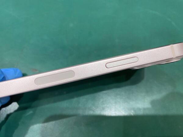 iPhone13mini バッテリー膨張　交換後