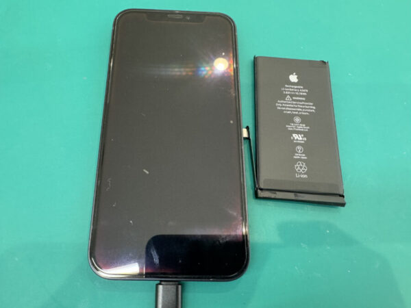 iPhone12 電池パック交換　石川町