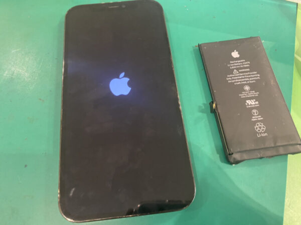 iPhone12pro バッテリー交換　戸部
