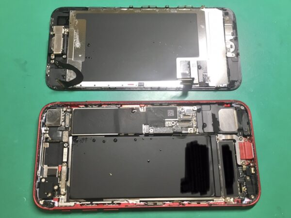 「iPhoneSE 第3世代」水没・水濡れ復旧作業を行いました。