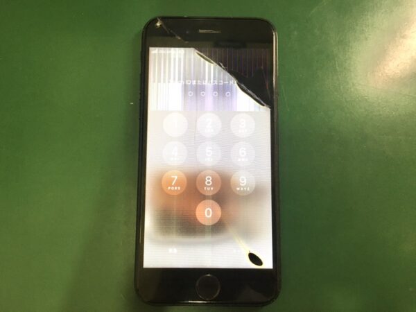 「iPhoneSE 第2世代」液晶が壊れて映りがおかしくなっている。画面の交換修理を行いました。
