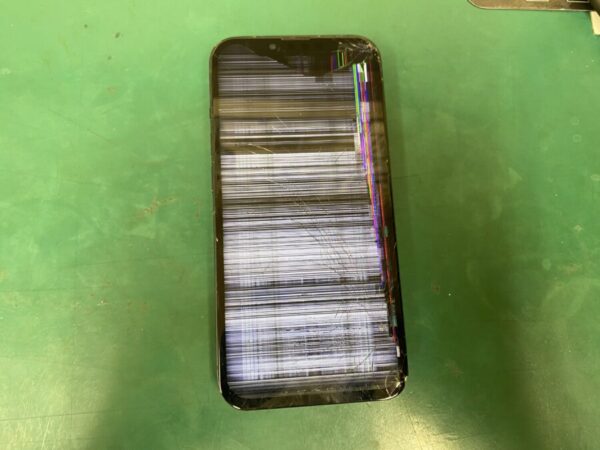 iPhone13 液晶破損