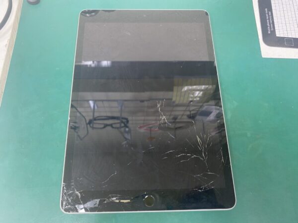 iPad 第9世代 ガラス割れ