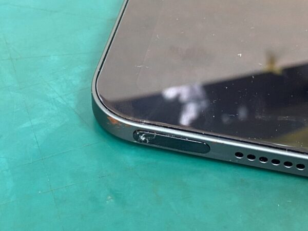iPad Air5 電源ボタン陥没