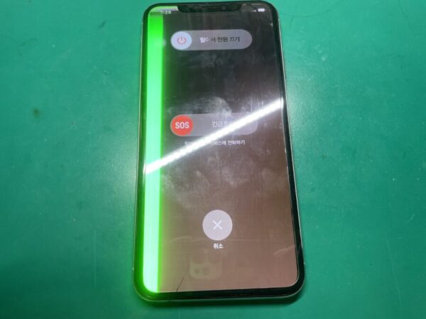 アイフォンテンエスマックス 液晶破損