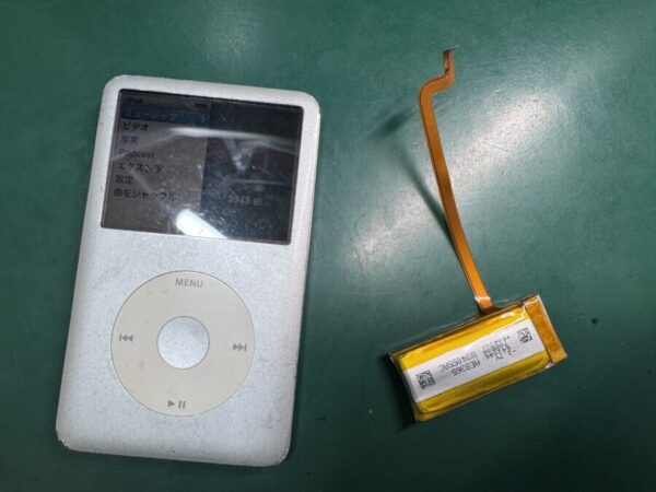 iPod classic SD256GB&大容量バッテリー、液晶交換済　動作OK 修理DIY】ipodクラシック電池交換 コレどうやって開けるの？の巻 - YouTube