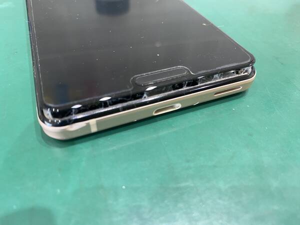 AQUOS Sense4 lite（SH-RM15バッテリー膨張
