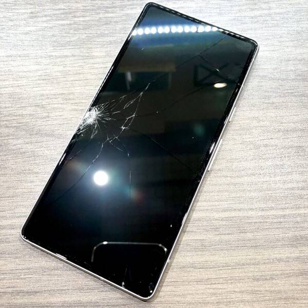 画面がが割れたGoogle Pixel 7a(グーグルピクセル)！！データそのまま