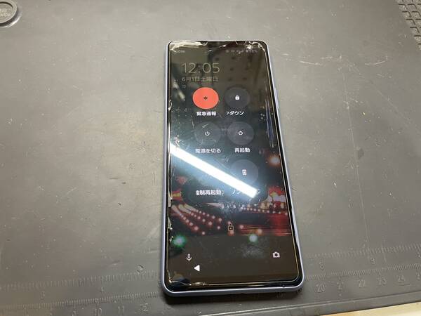 エクスペリアテンマークスリー 電源ボタン陥没