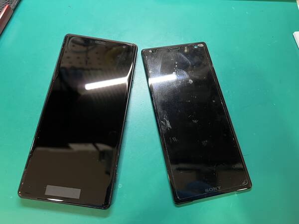 エクスペリアファイブ液晶破損
