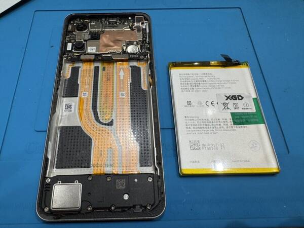 OPPO Reno9A （オッポ）のバッテリー交換は、「スマホ修理工房 池袋P&