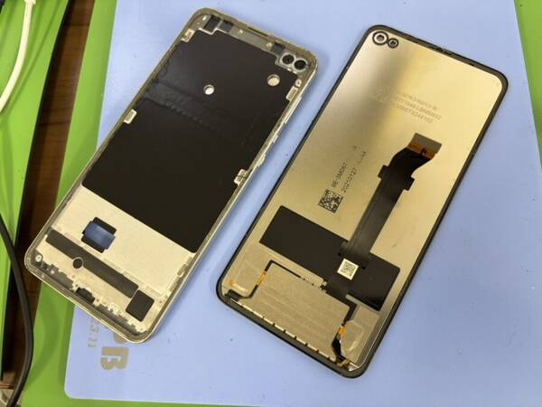 AQUOSsense4plus フロントパネル 中央林間